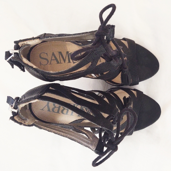 Black Stilettos - Picture 4 of 4